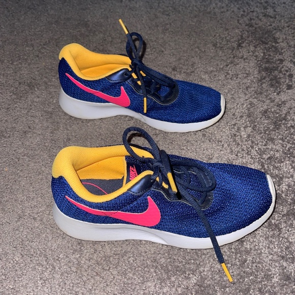 Nike Sneakers - Picture 1 of 7